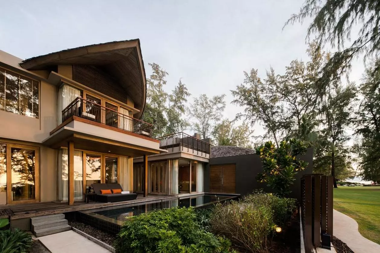 792487RENAISSANCE_SHABAVIZ (12).jpg